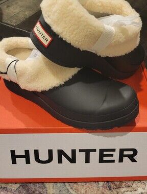 NEW Hunter Black Rubber Clog with Cream Shearling Trim:7